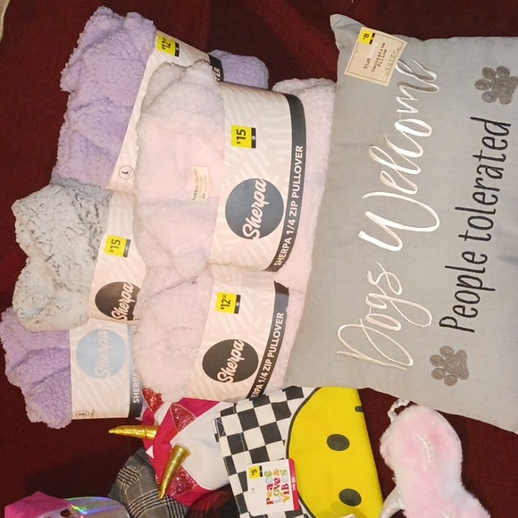 Bundle - Picture 8 of 17